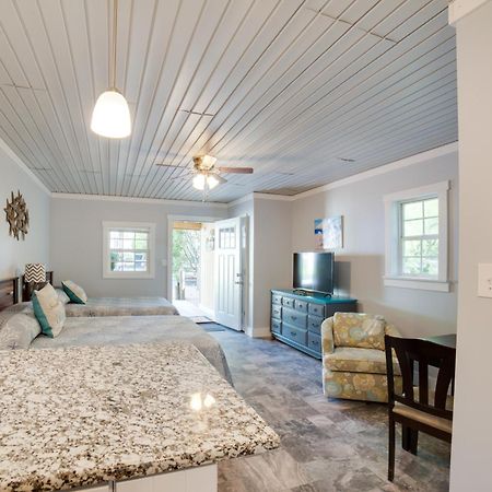 Ocean Isle Beach Studio With Patio - 1 Mi To Pier! Exteriör bild